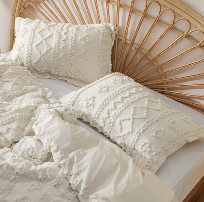 Senna Deluxe Embroidery Comforter Set