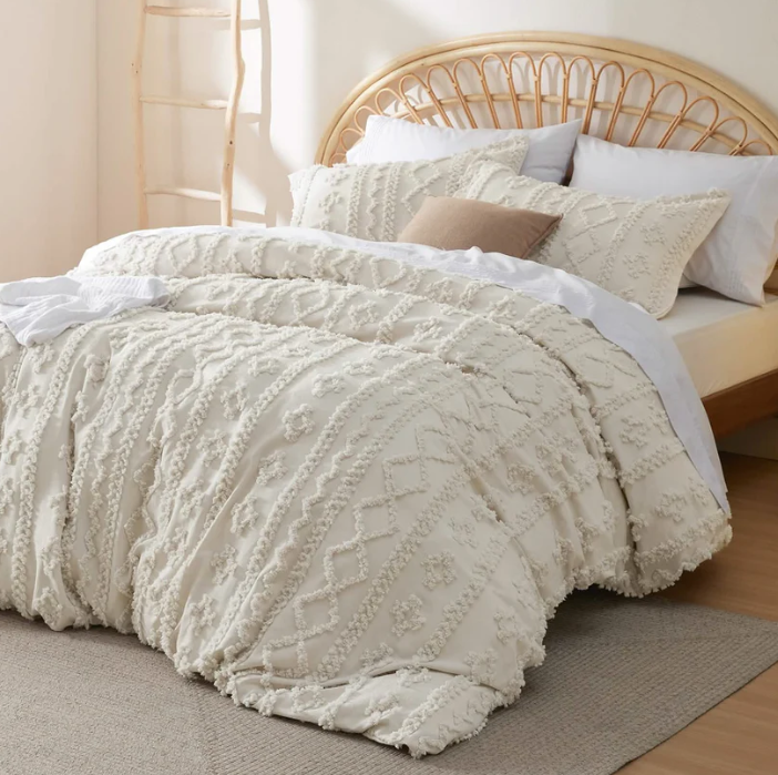Senna Deluxe Embroidery Comforter Set