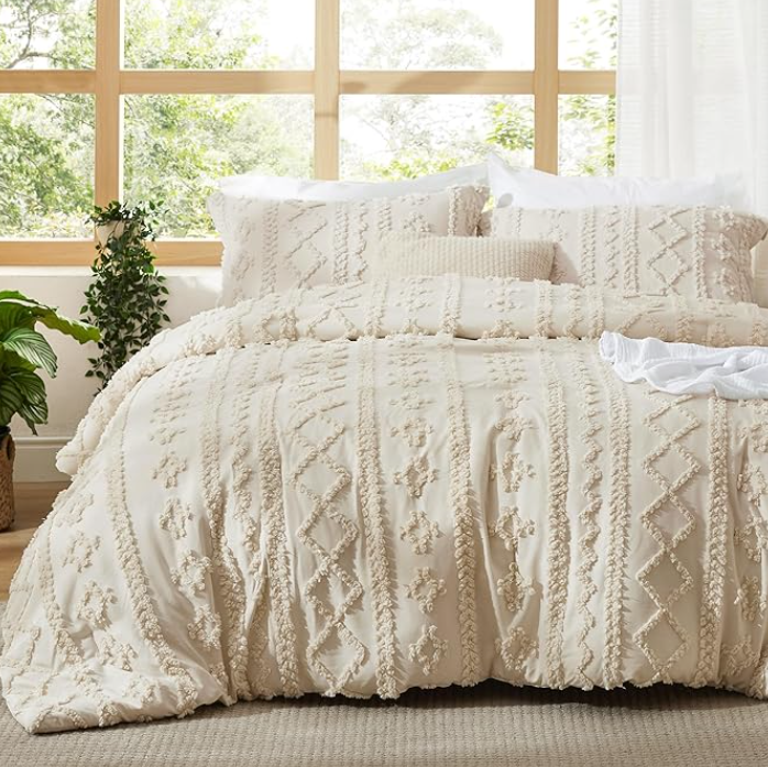 Senna Deluxe Embroidery Comforter Set