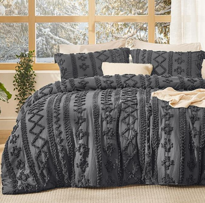 Senna Deluxe Embroidery Comforter Set