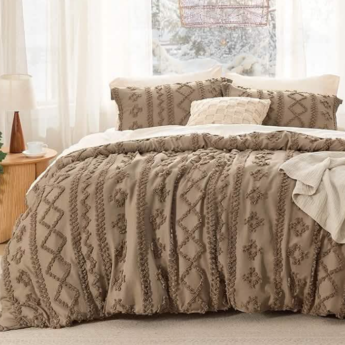 Senna Deluxe Embroidery Comforter Set