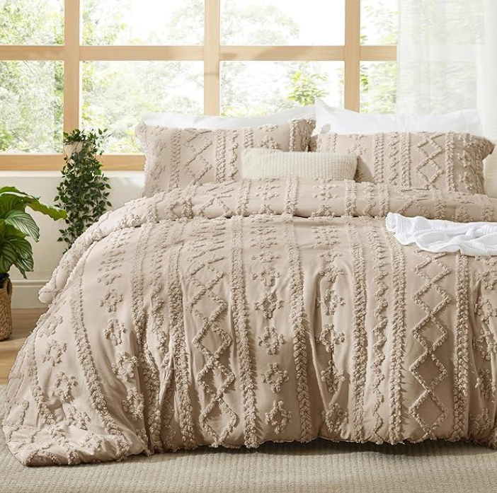 Senna Deluxe Embroidery Comforter Set